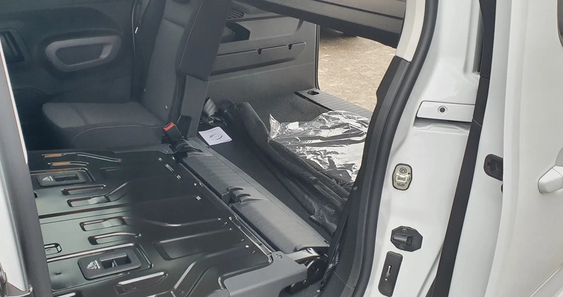 Toyota Proace City Verso cena 124900 przebieg: 20, rok produkcji 2022 z Pińczów małe 326